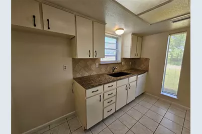 1302 Berkeley Drive, Richardson, TX 75081 - Photo 10