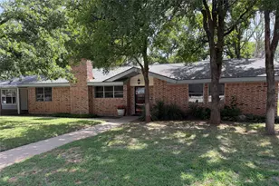 504 Austin Dr, Mineral Wells, TX 76067 - Photo 1