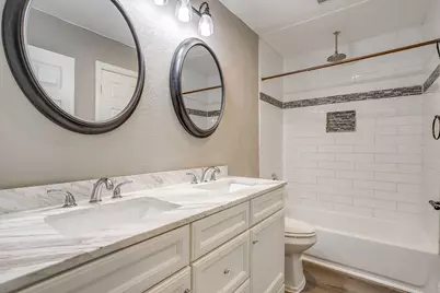 3221 McCart Avenue, Fort Worth, TX 76110 - Photo 12