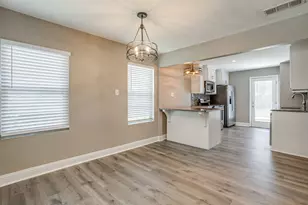 3221 McCart Ave, Fort Worth, TX 76110 - Photo 6