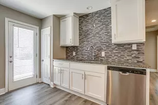 3221 McCart Ave, Fort Worth, TX 76110 - Photo 10