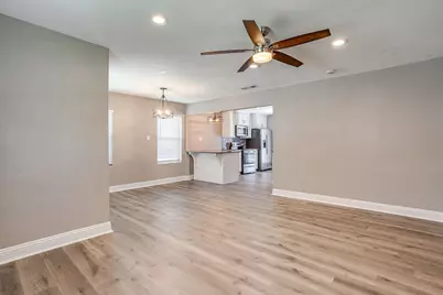 3221 McCart Avenue, Fort Worth, TX 76110 - Photo 4