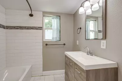 3221 McCart Avenue, Fort Worth, TX 76110 - Photo 18