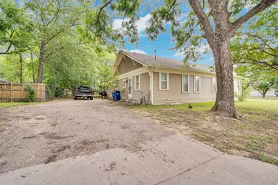 208 W Denton Street, Ennis, TX 75119 - Photo 4