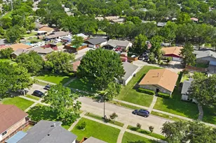 1322 Paris Dr, Garland, TX 75040 - Photo 2
