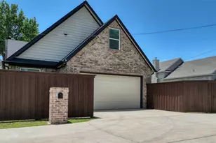 225 E 5th St, Ferris, TX 75125 - Photo 6