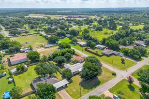 816 Alan Dr, Burleson, TX 76028 - Photo 6