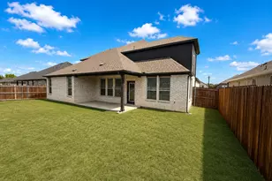 136 Bowling Grn Ave., Red Oak, TX 75154 - Photo 2