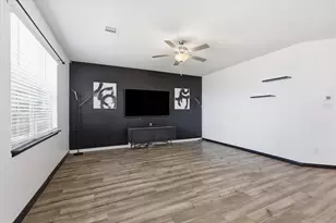 7533 Pleasant Oaks St, Fort Worth, TX 76120 - Photo 24
