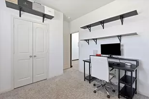 7533 Pleasant Oaks St, Fort Worth, TX 76120 - Photo 8