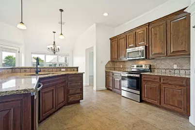204 Captains Court, Granbury, TX 76049 - Photo 10