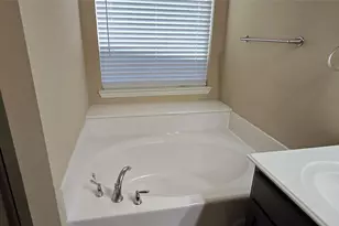 2342 Lake Hollow Cir, Garland, TX 75040 - Photo 10