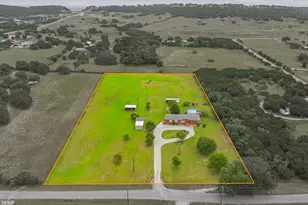 2914 Oak Ct, Granbury, TX 76048 - Photo 2