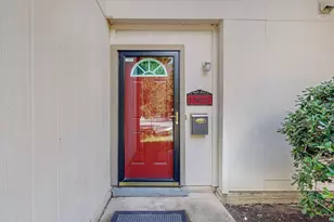 13818 Methuen Green Ln, Dallas, TX 75240 - Photo 2