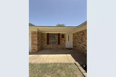 900 Prestwick Street, Bedford, TX 76022 - Photo 2