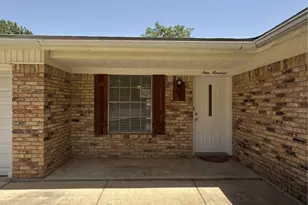 900 Prestwick St, Bedford, TX 76022 - Photo 2