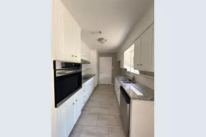 900 Prestwick Street, Bedford, TX 76022 - Photo 12