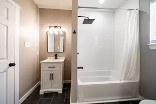 1920 S 18th St, Waco, TX 76706 - Photo 6