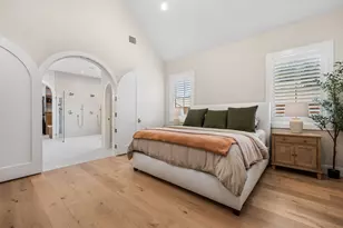 814 E Wall St, Grapevine, TX 76051 - Photo 16