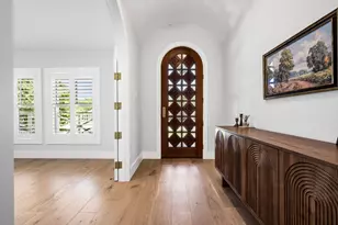 814 E Wall St, Grapevine, TX 76051 - Photo 4