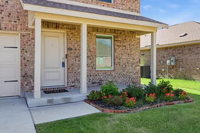 7114 Amber Barn Avenue, Pilot Point, TX 76258 - Photo 2