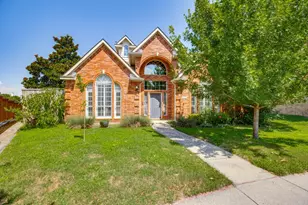 3701 Daffodil Ln, McKinney, TX 75070 - Photo 2