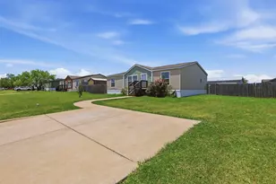 1408 Old Bridge Rd, Cleburne, TX 76033 - Photo 4