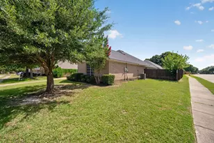 2723 Lake Way Dr, Grand Prairie, TX 75052 - Photo 34
