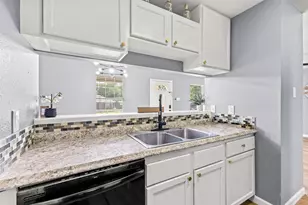 108 Cook St, Waxahachie, TX 75165 - Photo 10