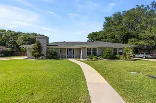 1801 Alexander Dr, Waxahachie, TX 75165 - Photo 1