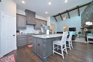213 Oakcrest Dr, Justin, TX 76247 - Photo 4