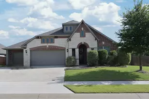 213 Oakcrest Dr, Justin, TX 76247 - Photo 1