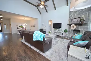 213 Oakcrest Dr, Justin, TX 76247 - Photo 14