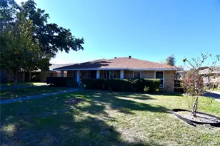 2705 Twinpost Ct, Irving, TX 75062 - Photo 24
