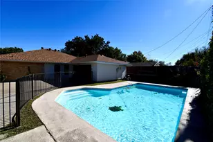 2705 Twinpost Ct, Irving, TX 75062 - Photo 26