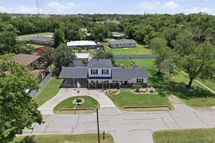 206 E North St, Aubrey, TX 76227 - Photo 40
