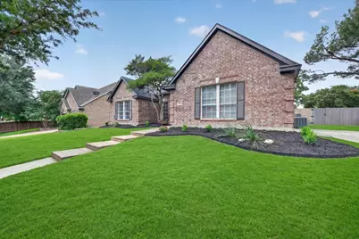 7915 Rogue River Trail, Fort Worth, TX 76137 - Photo 2