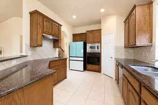 2201 Trickling Creek Dr, Garland, TX 75041 - Photo 10