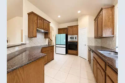 2201 Trickling Creek Drive, Garland, TX 75041 - Photo 8