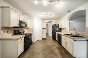 2211 Lilac Cir, McKinney, TX 75071 - Photo 10