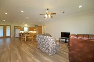 318 E 4th St, Lindsay, TX 76250 - Photo 6