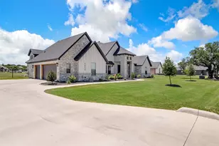1313 Green Ridge Rd, Weatherford, TX 76085 - Photo 2