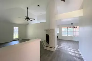 621 Phillips Dr, Coppell, TX 75019 - Photo 2