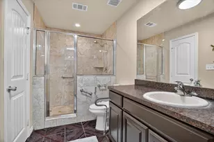 3813 N Eugene Ct, Irving, TX 75062 - Photo 16