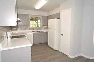 112 Forestwood Dr, Corinth, TX 76210 - Photo 2