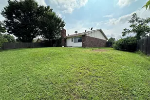 2304 Chinaberry Dr, Bedford, TX 76021 - Photo 10