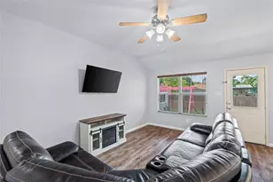 2813 Dana Ln, Denton, TX 76209 - Photo 10