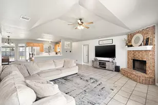 6213 Peach Tree Dr, Midlothian, TX 76065 - Photo 4