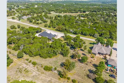 8032 Leven Links Street, Cleburne, TX 76033 - Photo 10