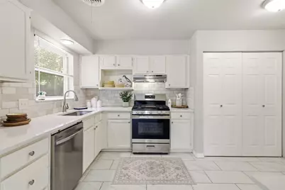 2114 Brookshire Street, Arlington, TX 76010 - Photo 10